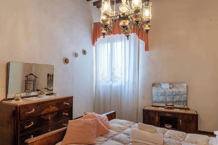 Entire apartment, Ancient App. Immersed in History in Colle di Val d'Elsa, Siena Province