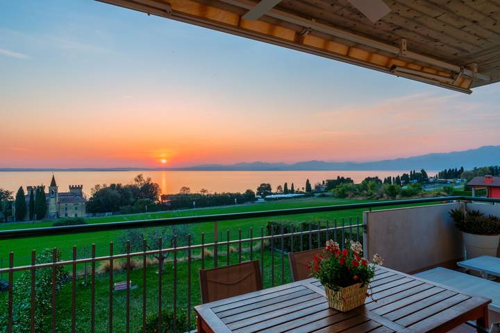 Appartamento intero, Regarda - Sogno View appartamento con piscina e terrazza vista lago in Lazise, Prealpi Gardesane