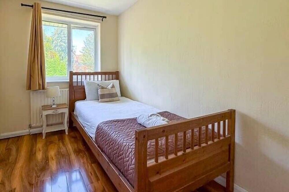 Elegent Devon Retreat in Luton in Luton, Chiltern Hills