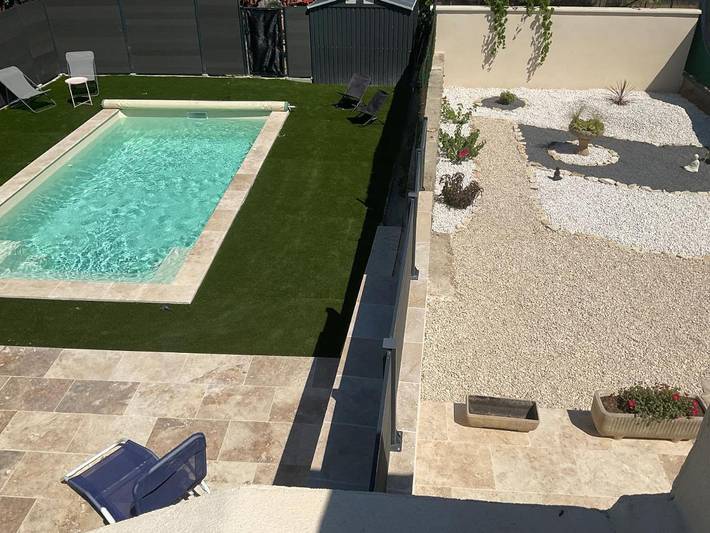 Appartement de vacances pour 4 personnes, avec Terrasse et Jardin ainsi que Piscine et Vue