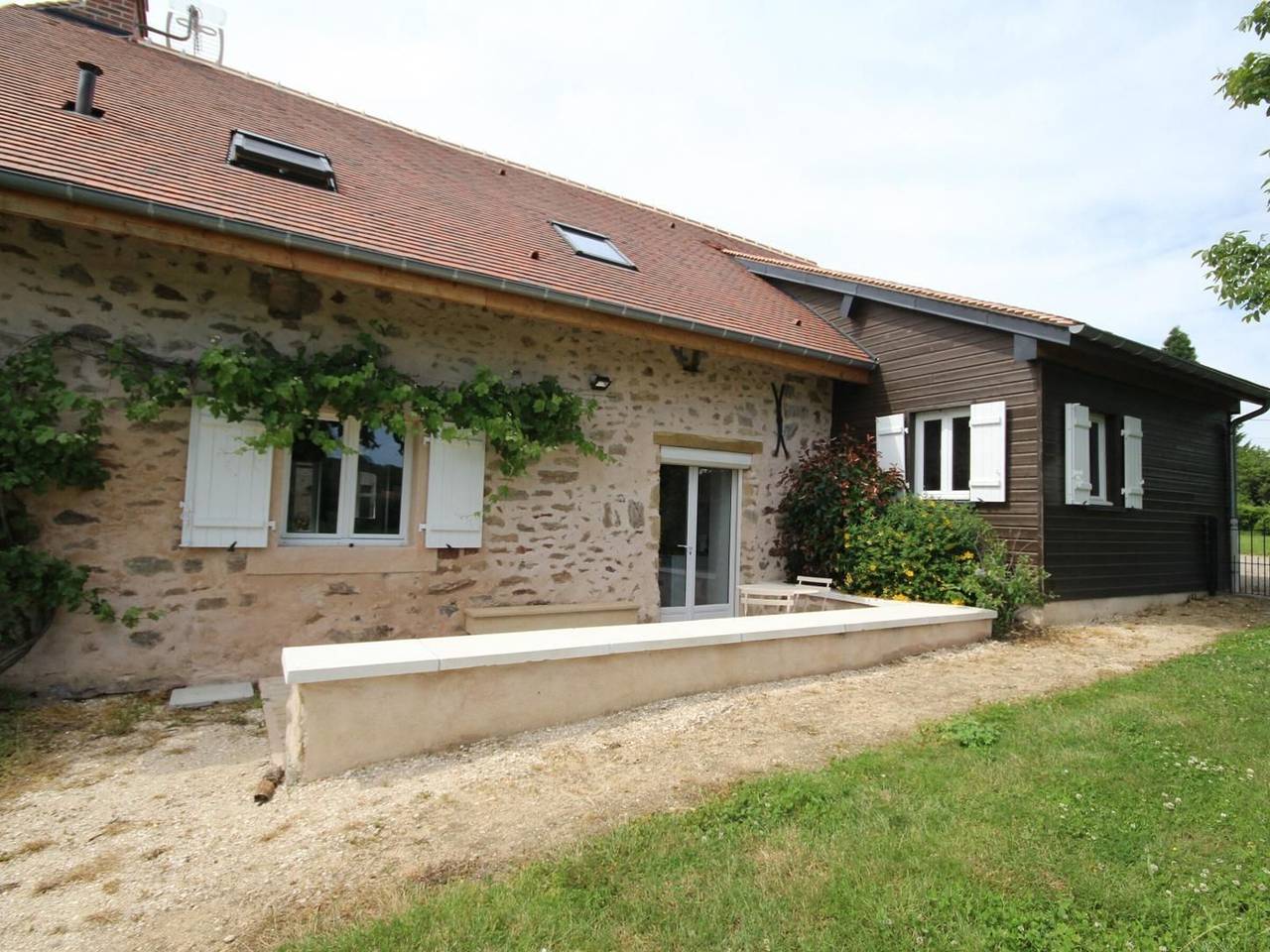 Charmantes Haus in ruhiger Lage, ideal für Natur und Entspannung in Saint-Martin-du-Puy, Naturpark Morvan
