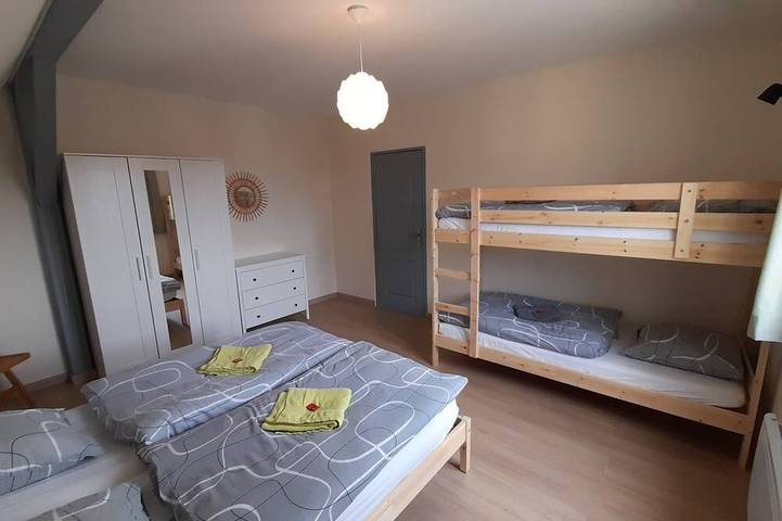 Gîte pour 6 personnes, avec jacuzzi et balcon dans Duttlenheim
