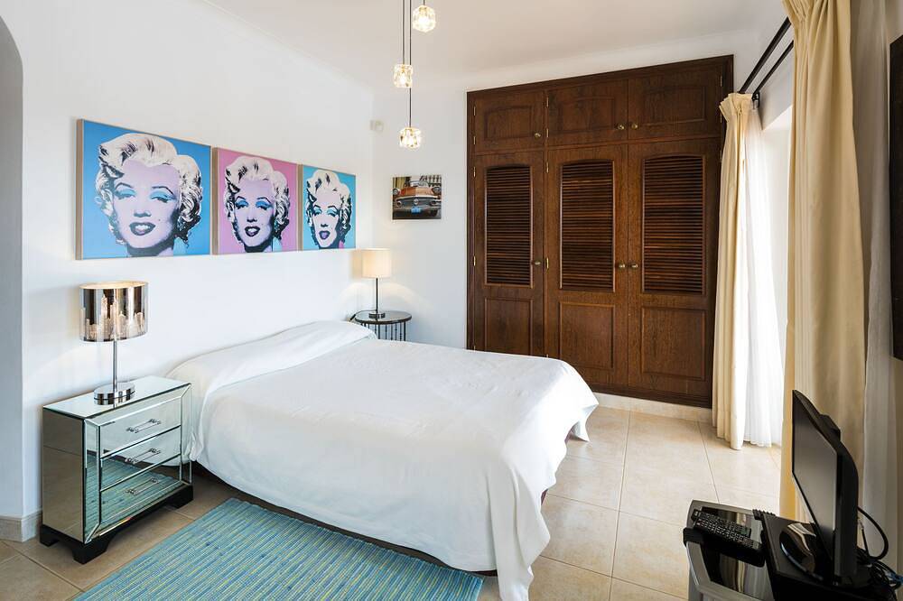 Golf-Villa mit Pool und fantastischem Ausblick in Budens, Faro Distrikt