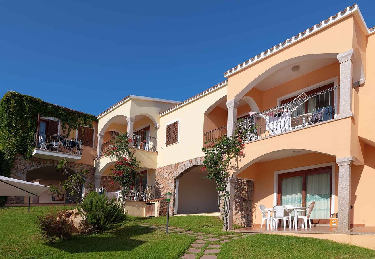 Ganze Ferienwohnung, Ferienwohnung mit Klimaanlage und Gemeinschaft Pool  in Badesi, Olbia-Tempio