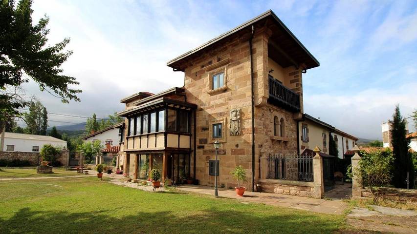 Casa rural para 20 personas, con Terraza además de Jardín y Vistas en Campoo