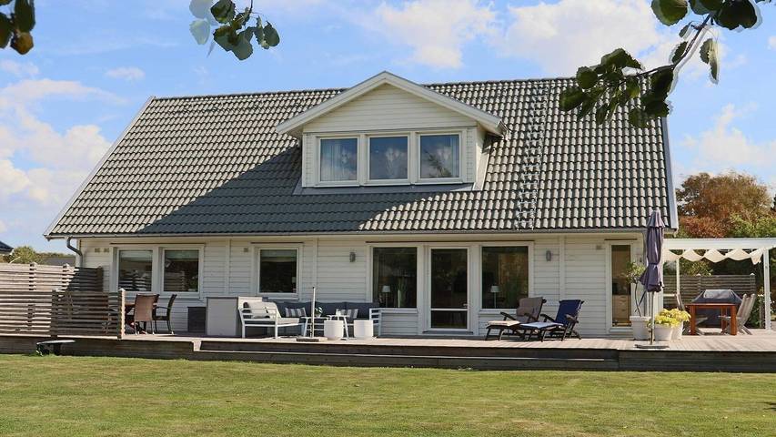 Hus för 10 Personer, med trädgård i Bjärehalvön