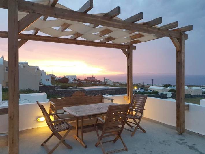 Appart’hôtel pour 2 personnes, avec Balcon et Terrasse ainsi que Jardin et Piscine à Oia
