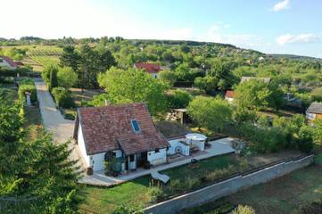 Ferienhaus für 2 Personen, mit Pool und Whirlpool sowie Garten in Plattensee nordufer