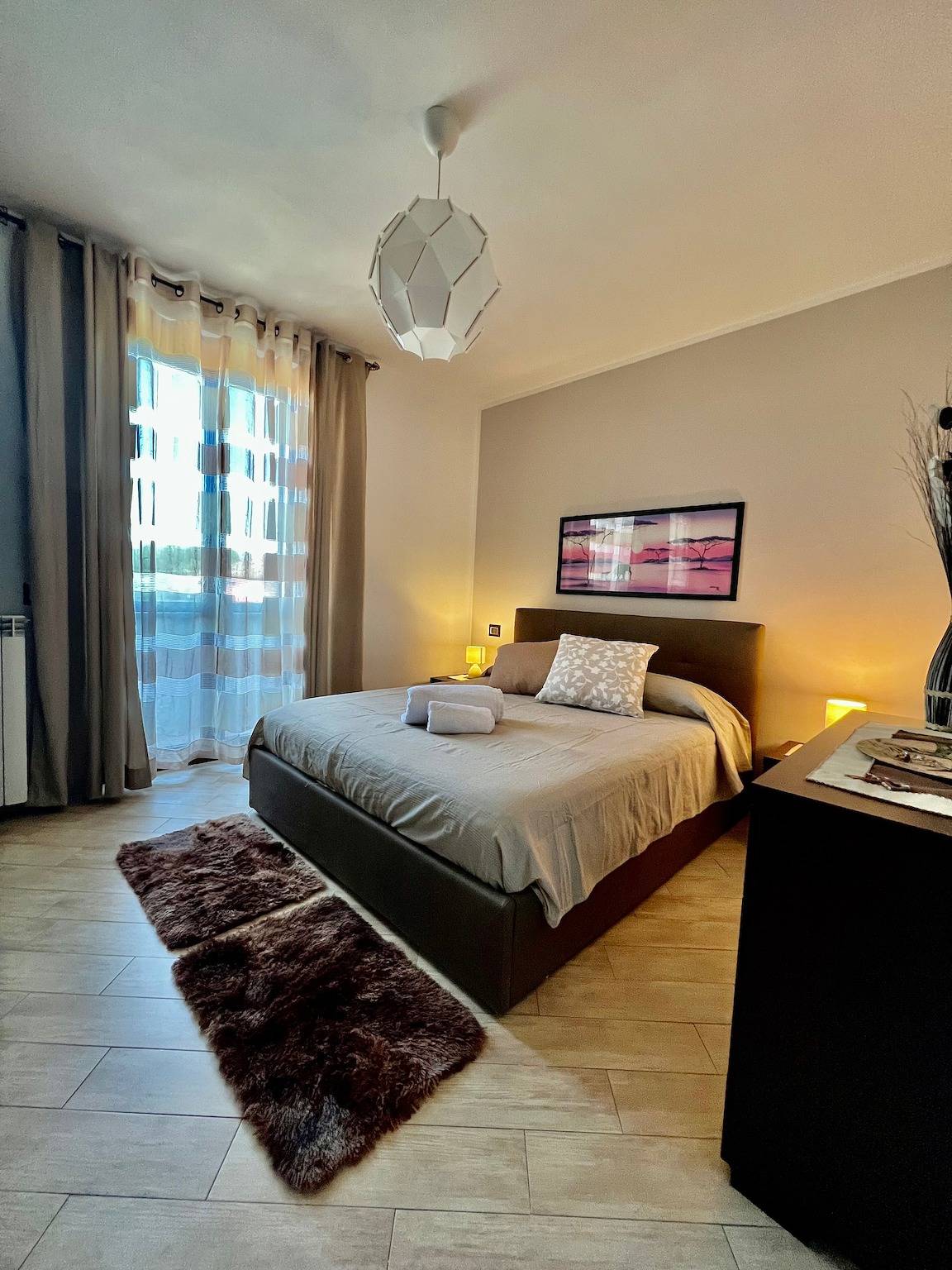 Appartamento intero, Appartamento 'Regina House Vigevano' con Balcone, Wi-Fi e Aria Condizionata in Vigevano, Provincia di Pavia