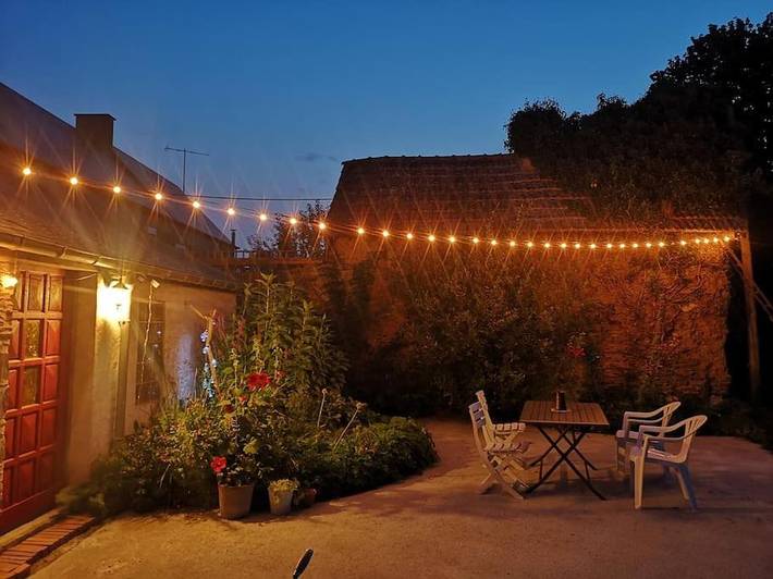 Location de vacances pour 6 personnes, avec vue et jardin, animaux acceptés à Couvains