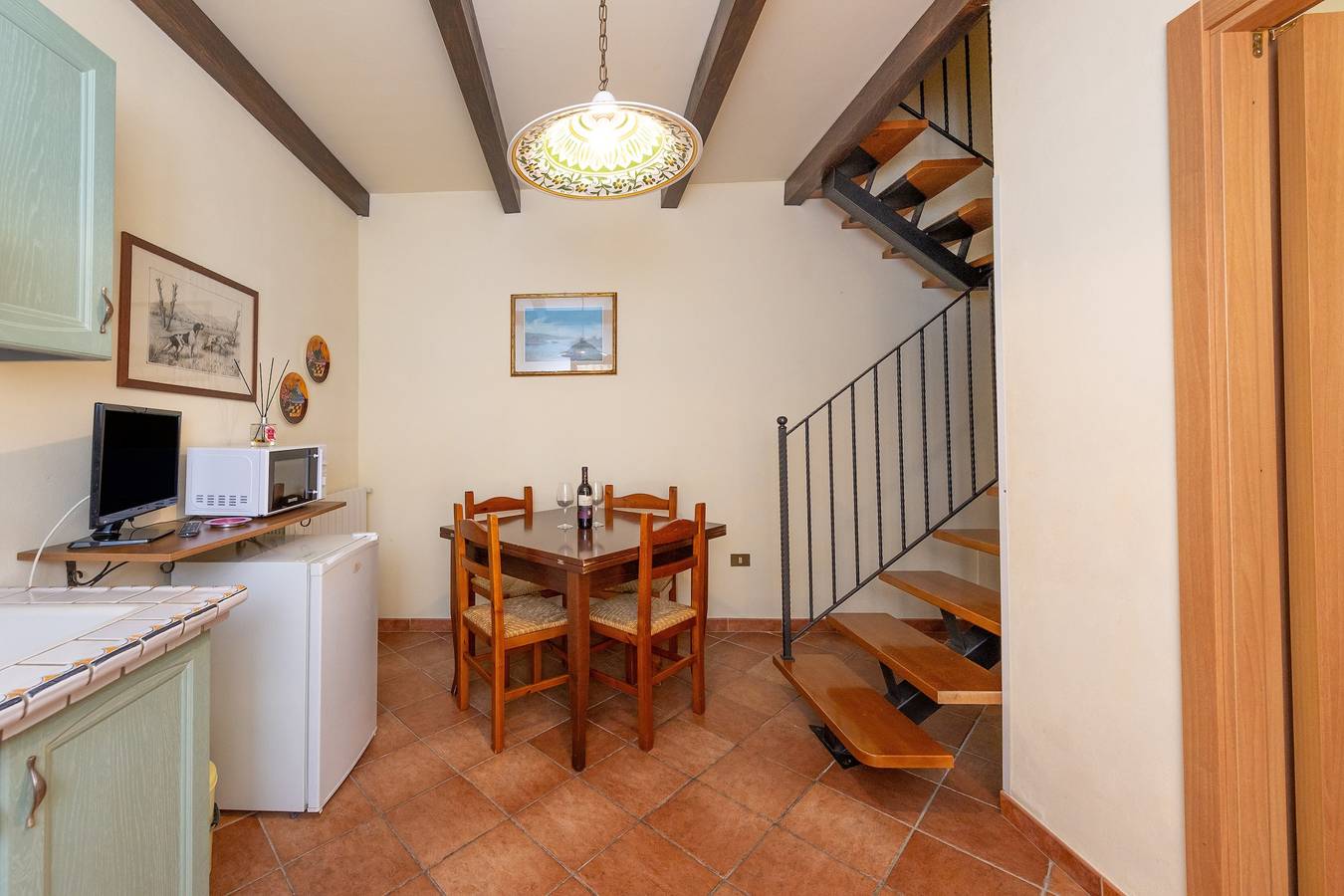 Ganze Wohnung, Ferienwohnung 'Mirtillo' mit Gemeinschaftspool, Wi-Fi und Klimaanlage in Livorno, Etruskische Küste