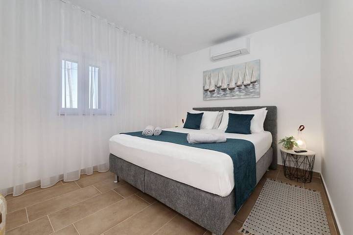 Ferienhaus Luca mit Pool und Terrasse in Vrsi, Zadar