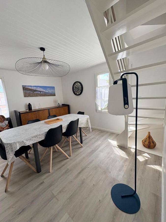 Location de vacances pour 8 personnes, avec jardin ainsi que piscine et vue dans Plage de la Cible - 4