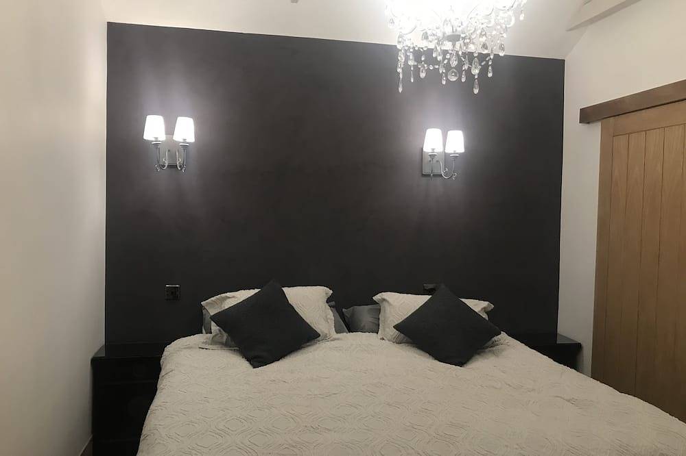 Country living close to Glasgow and Edinburgh, golf course in the village in Ost Dunbartonshire