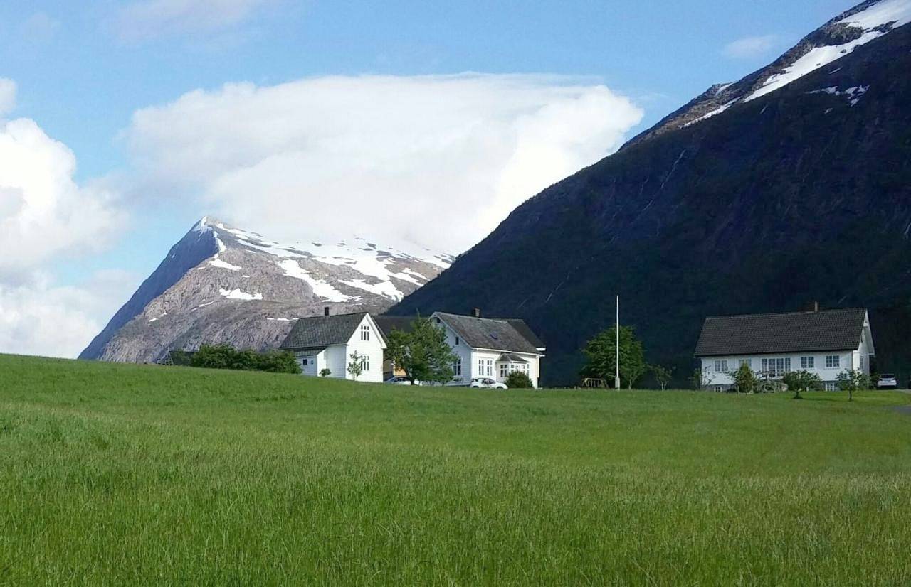 Dønhaug Gard in Kvinnherad