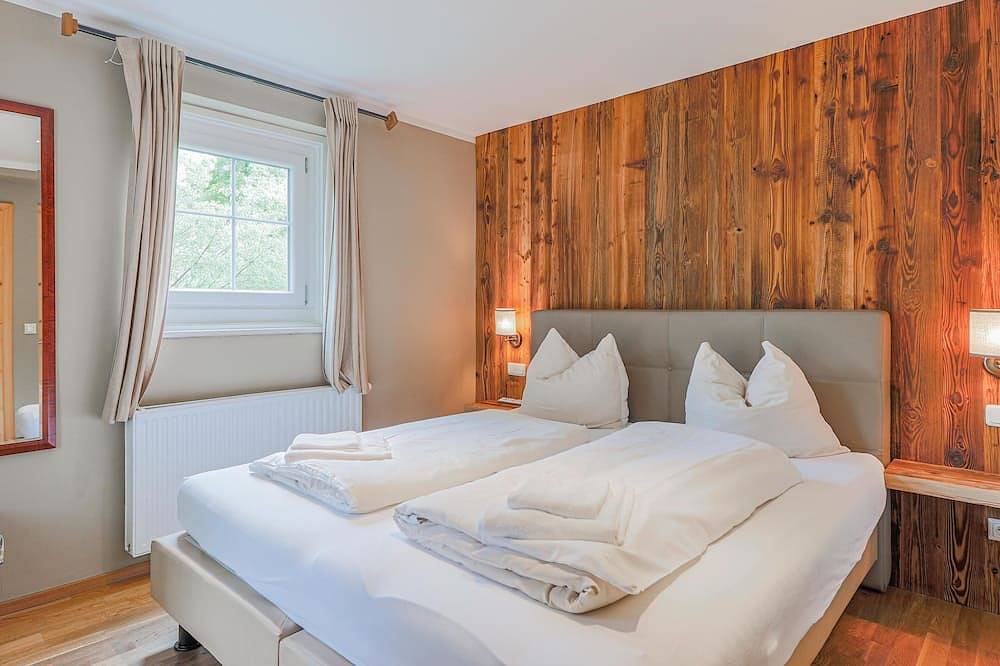 Entire apartment, Modern flat, views of the Hahnenkamm, close to ski lift in Kitzbühel, Kitzbuehl alps