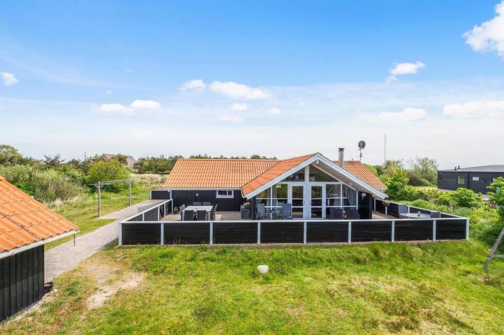 Lodge voor 8 personen, with Balkon/Terras and Whirlpool as well as Sauna in Denemarken