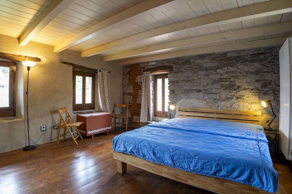 Schönes alleinstehendes Ferienhaus für 6 Leute mit  W-Lan, Tv und Balkon in Mergozzo, Comune di Mergozzo