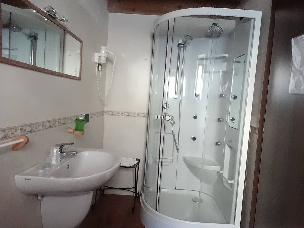 Zimmer „Stanza 4“ mit Bergblick, Wlan und Klimaanlage in Marone, Gemeinde Marone