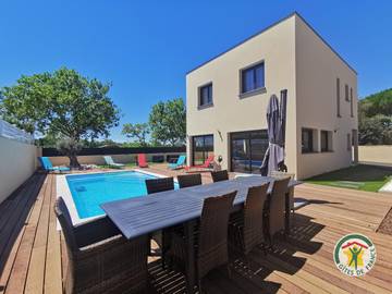 Gîte pour 8 personnes, avec piscine et jardin à Florensac