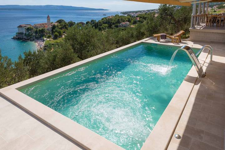 Location de vacances pour 6 personnes, avec Vue sur l’océan et Balcon ainsi que Jardin et Sauna à Bol - 2