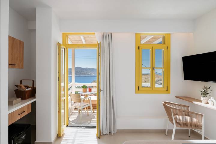 Apartment for 2 people, with Balcony and Terrace as well as Pool in Milos
