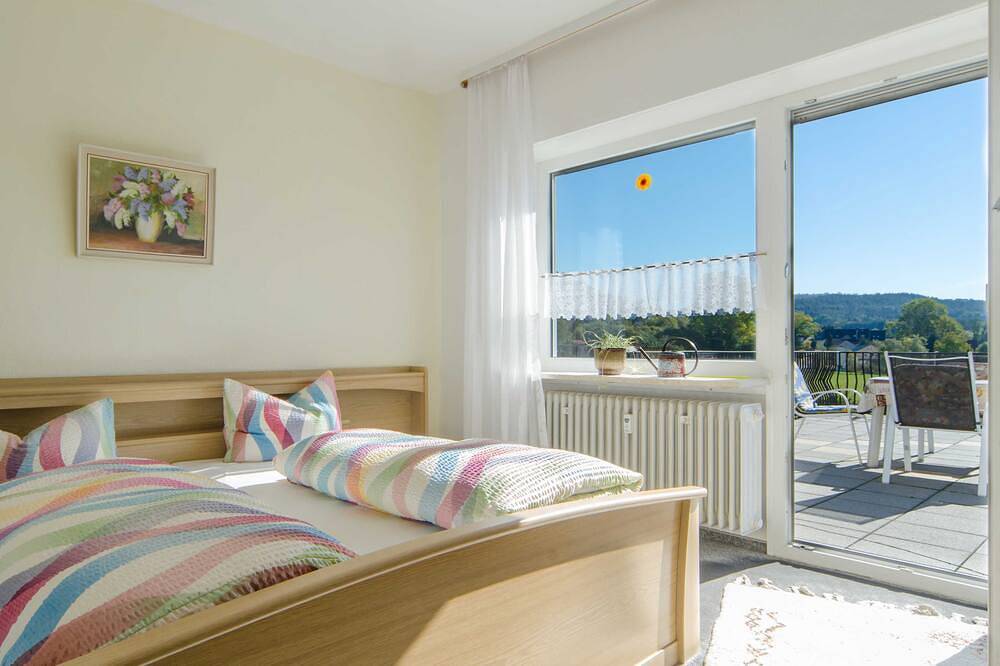 Ganze Wohnung, Ferienwohnung Hertel - Ferienwohnung im Og mit großem Terassenbalkon in Mistelgau, Frankenalb