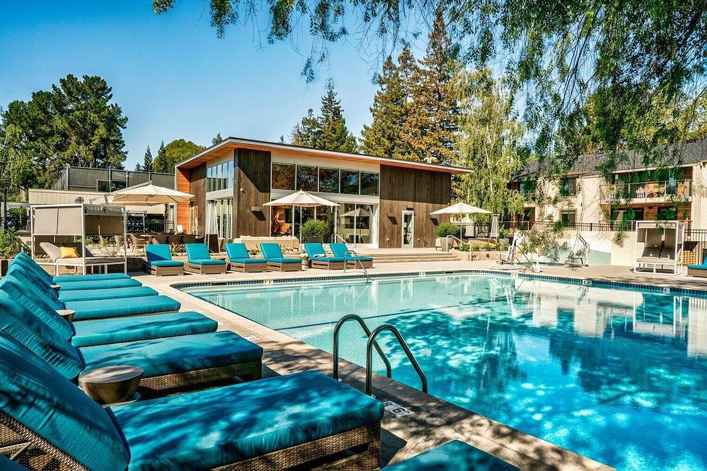 Ganze Wohnung, Sunny Menlo Park 1Br w/ Pool, W/D, Gym, near 82, 101, 280, by Blueground in Menlo Park, Silicon Valley