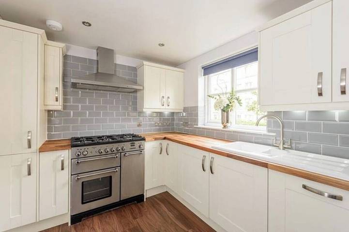 Vacation rental for 4 people, with hot tub in Edinburgh