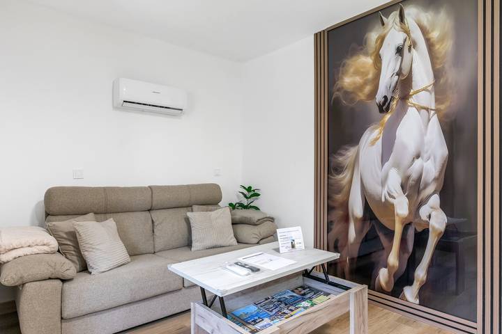 Entire apartment, Apartment 'La Fuente Ribadeo 2' with Mountain View, Wi-Fi and Air Conditioning in Ribadeo, A Mariña Lucense