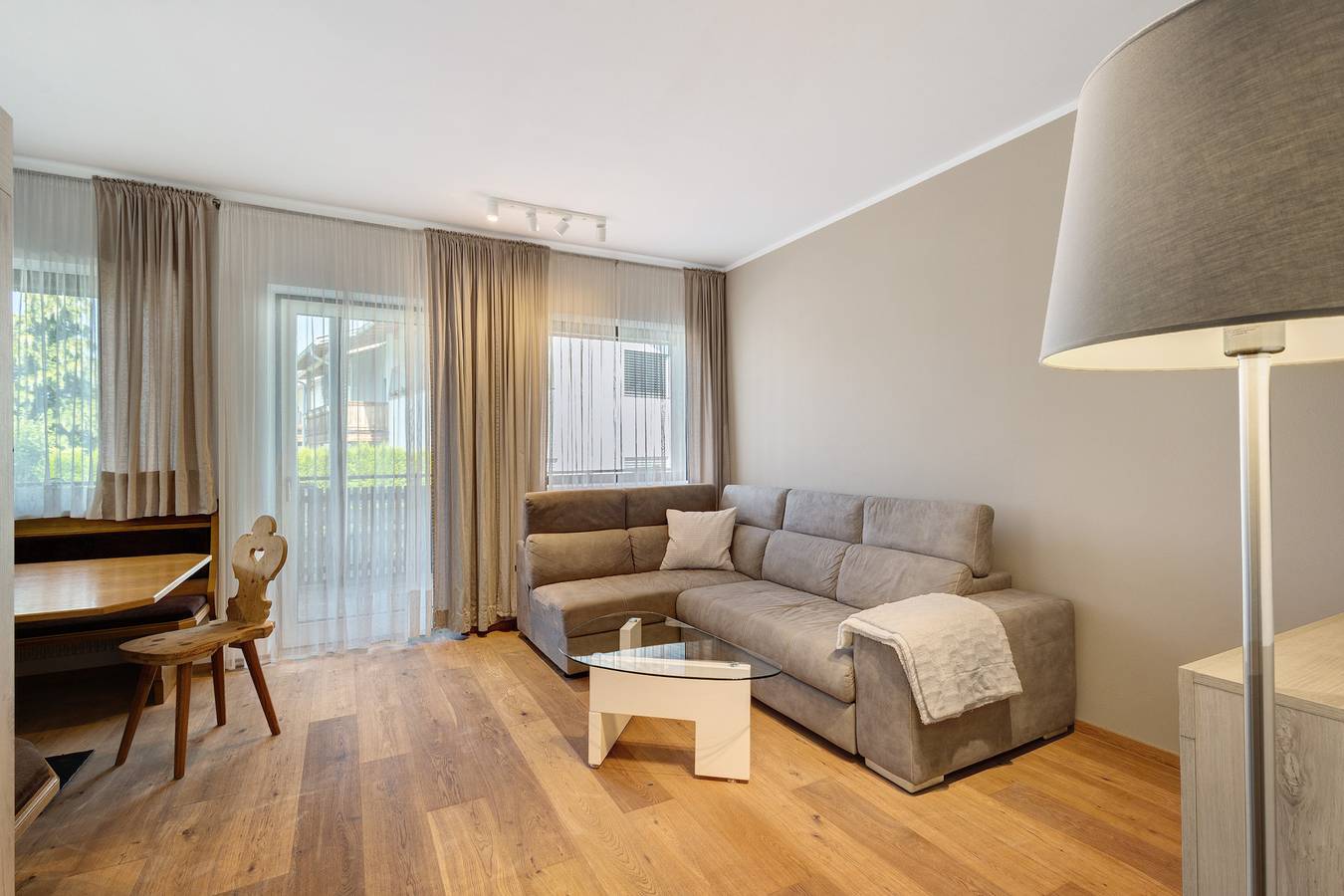 Apartamento entero, Apartamento "Hofer Sandra" con vistas a la montaña, wifi, terraza y jardín in Lago Braies, Niederdorf