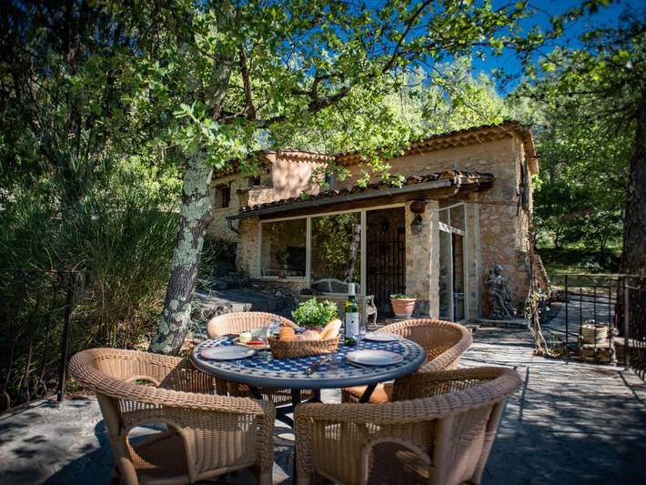 Location de vacances pour 4 personnes, avec Terrasse et Jardin dans le Var