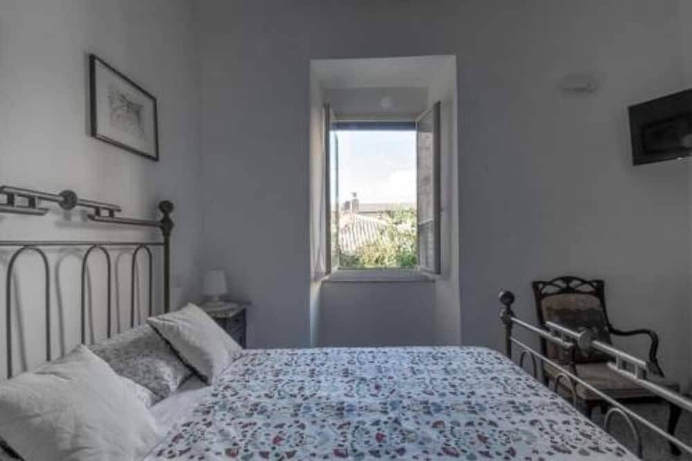 Ganze Wohnung, Very comfortable apartment with a beautiful garden in the center of Bagnoregio. in Bagnoregio, Viterbo Provinz