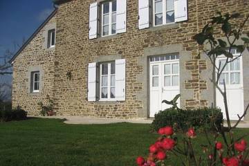 Gîte pour 6 personnes, avec jardin et terrasse à Le Mesnil-Ozenne
