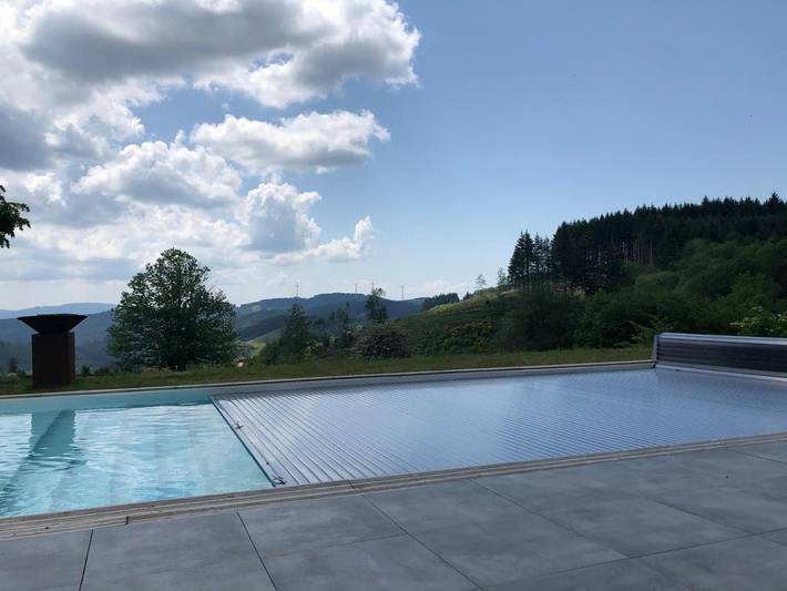 Gîte pour 2 personnes, avec Terrasse et Jardin ainsi que Piscine et Vue à Saint-Appolinaire
