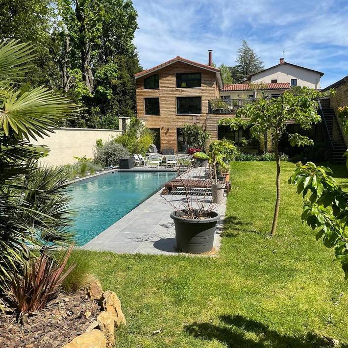Gîte pour 2 personnes, avec terrasse ainsi que jardin et piscine à Saint-Cyr-au-Mont-d'Or - 2