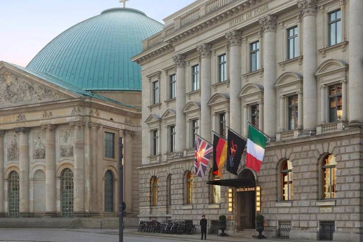 Hotel für 3 Personen, mit Terrasse und Pool sowie Sauna am Brandenburger Tor