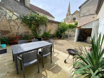 Gîte pour 6 personnes, avec sauna ainsi que jacuzzi et terrasse à Coulanges-la-Vineuse