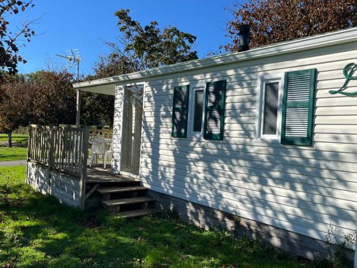 Mobil home pour 5 personnes, avec piscine et terrasse, animaux acceptés à Prailles