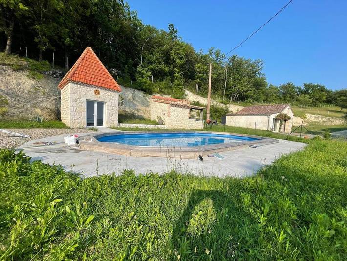 Location de vacances pour 19 personnes, avec Terrasse et Jardin ainsi que Piscine et Vue à Saint-Amans-de-Pellagal - 2