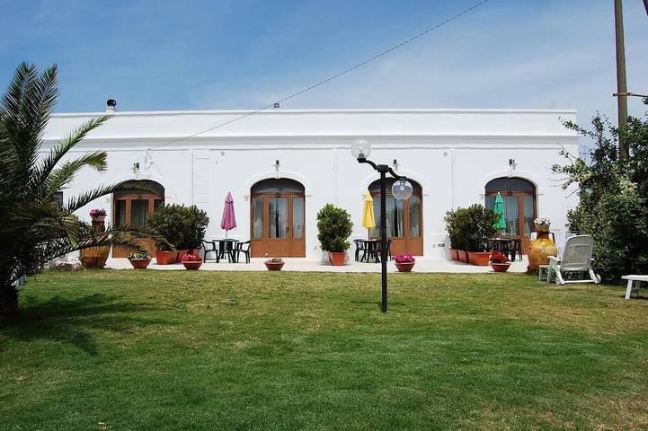 Location de vacances pour 2 personnes, avec piscine et jardin, animaux acceptés à Casalini