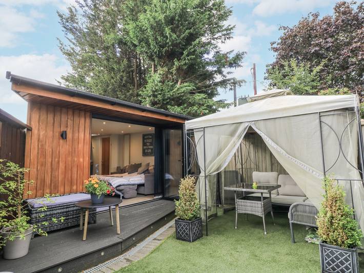 Cottage for 2 people, with garden, with pets in Shepton Mallet