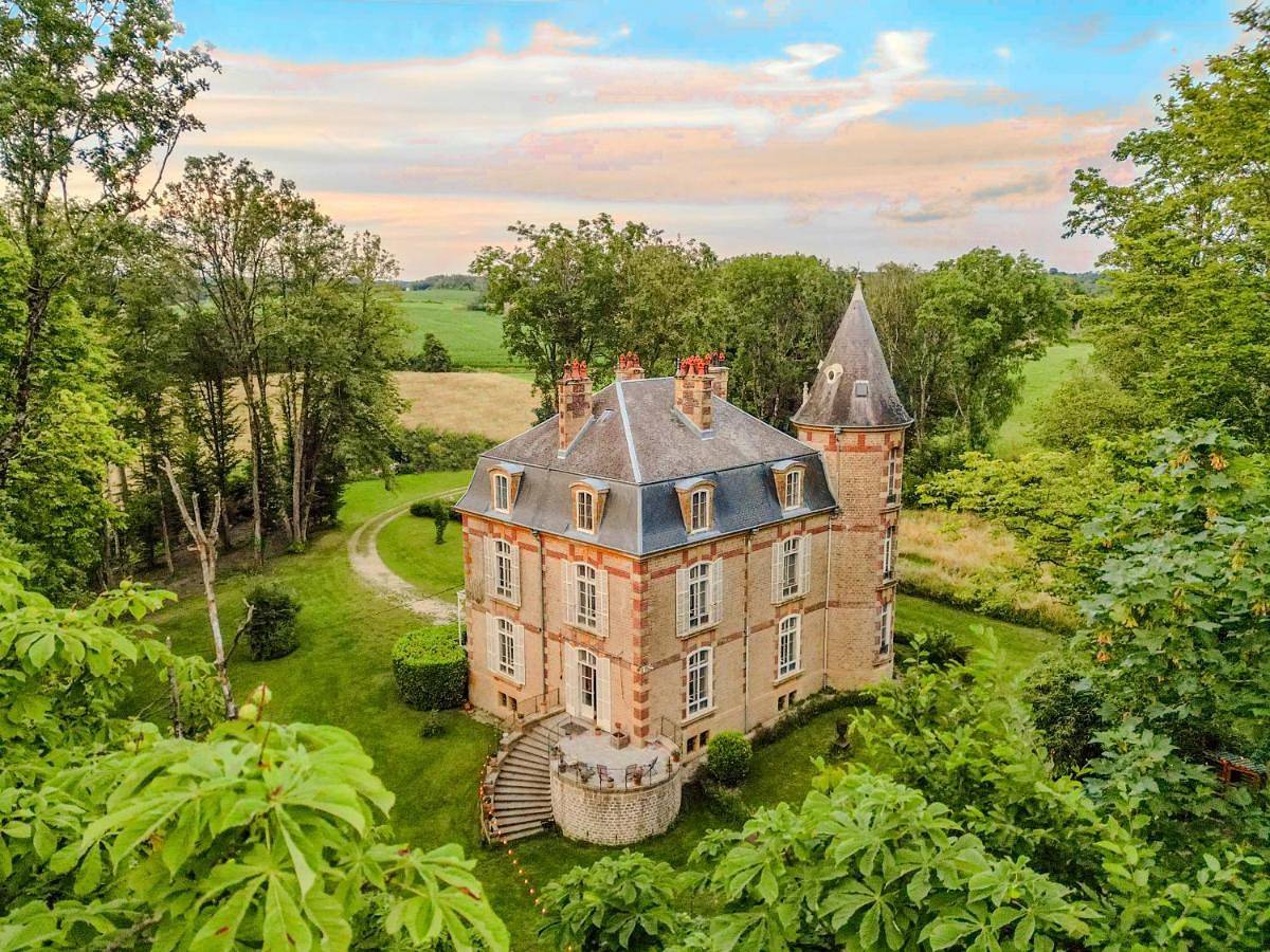 Private Château with sauna, hot tub & 4ha park - Château Guillermo in Bazeilles, Ardennes