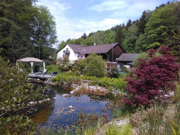 Gästehaus für 2 Personen, mit Terrasse und Garten sowie Pool und Sauna in Deggendorfer Land