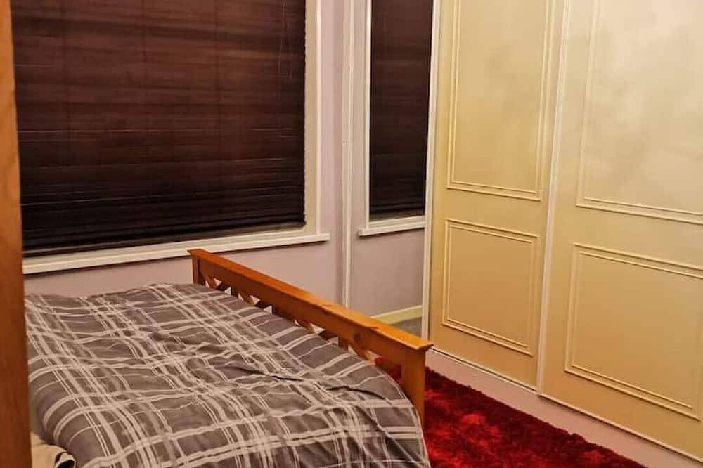 Cheerful 2 bedroom cottage with Indoor Fireplace in Sunderland