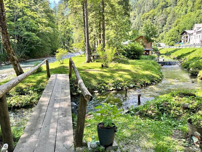Location de vacances pour 4 personnes, avec vue et jardin, animaux acceptés à Solčava - 2