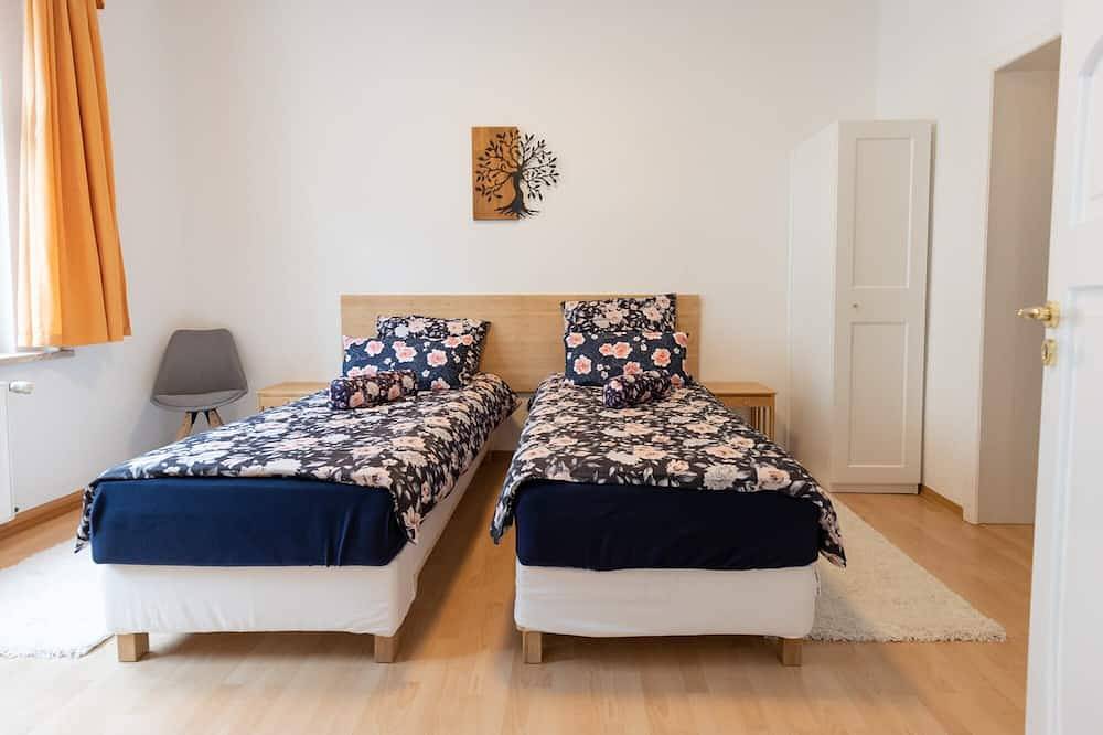 Ganze Wohnung, Praktikanten der Bundespolizei Ferienwohnung - große Ferienwohnung mit Balkon in Auerbach, Chemnitz und Umgebung