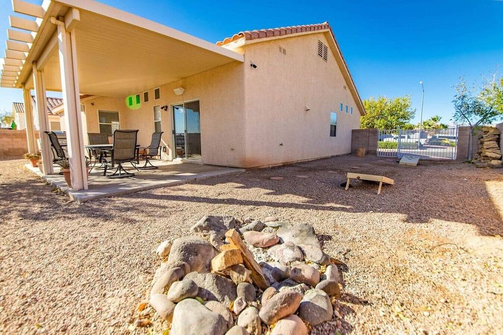 Gorgeous Las Vegas home with Rv parking in North Las Vegas, Nevada