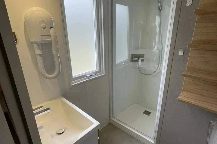 ZEcamping 4* familial piscine chauffée pet friendly mobil-home 24m2 in Sainte-Nathalène, Périgord Noir