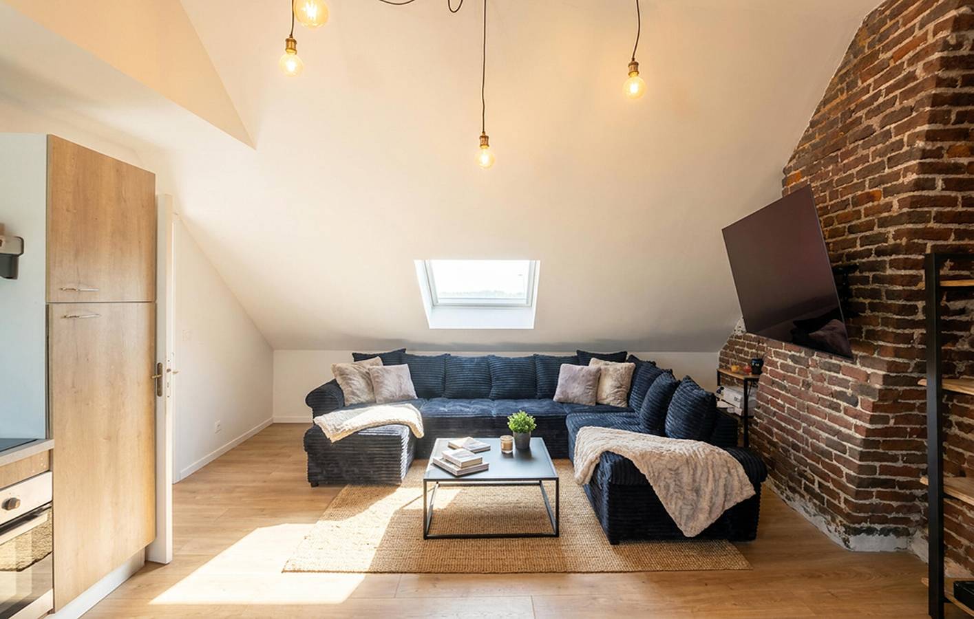 Appartement de vacances entier, Appartement confortable à Étaples avec Wi-Fi, parking et cuisine - À 400 m du centre-ville in Étaples, Région de Montreuil